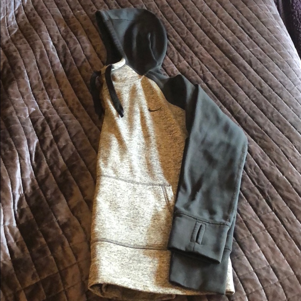 Therma-fit Nike hoodie